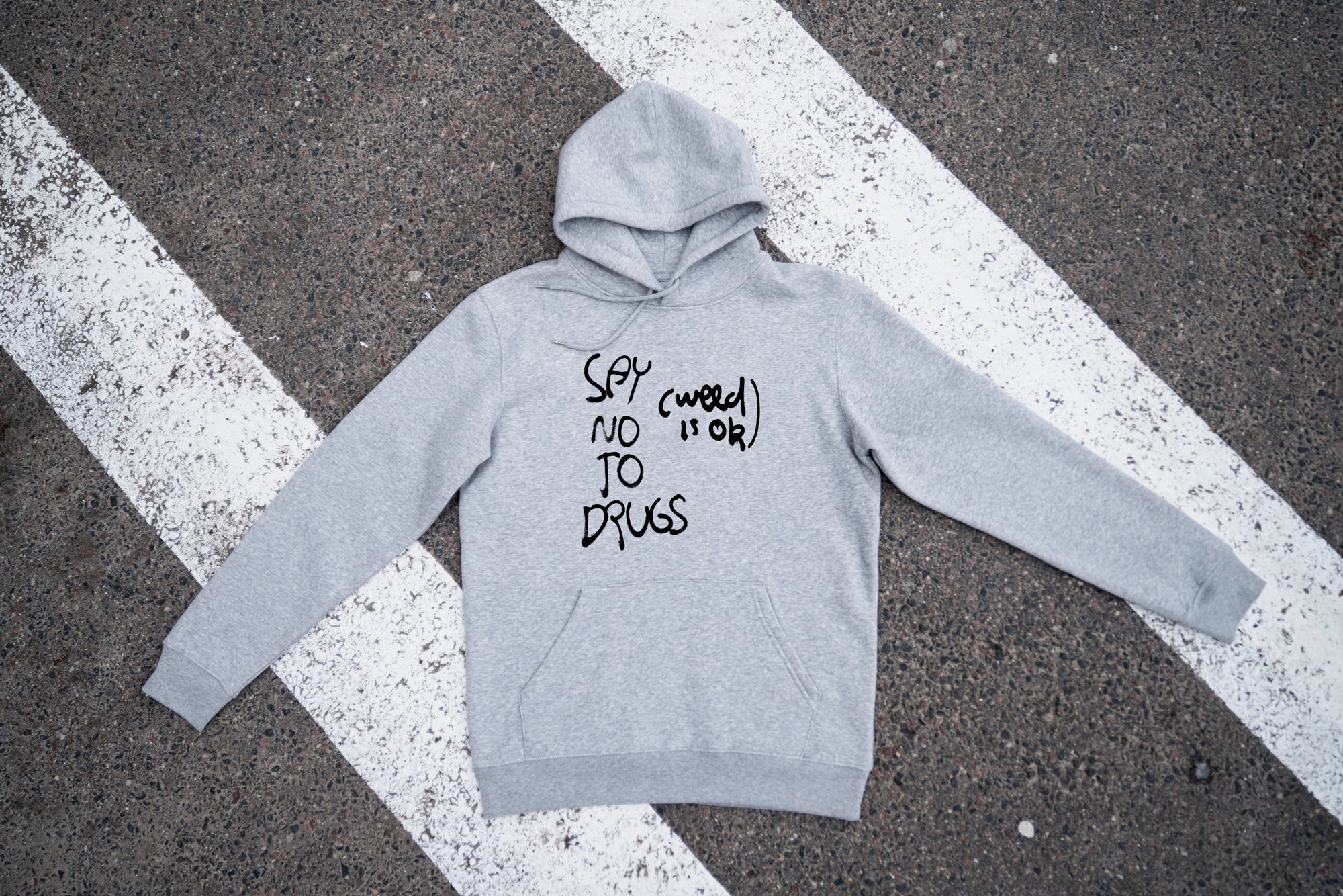 WEED IS OK • džempas