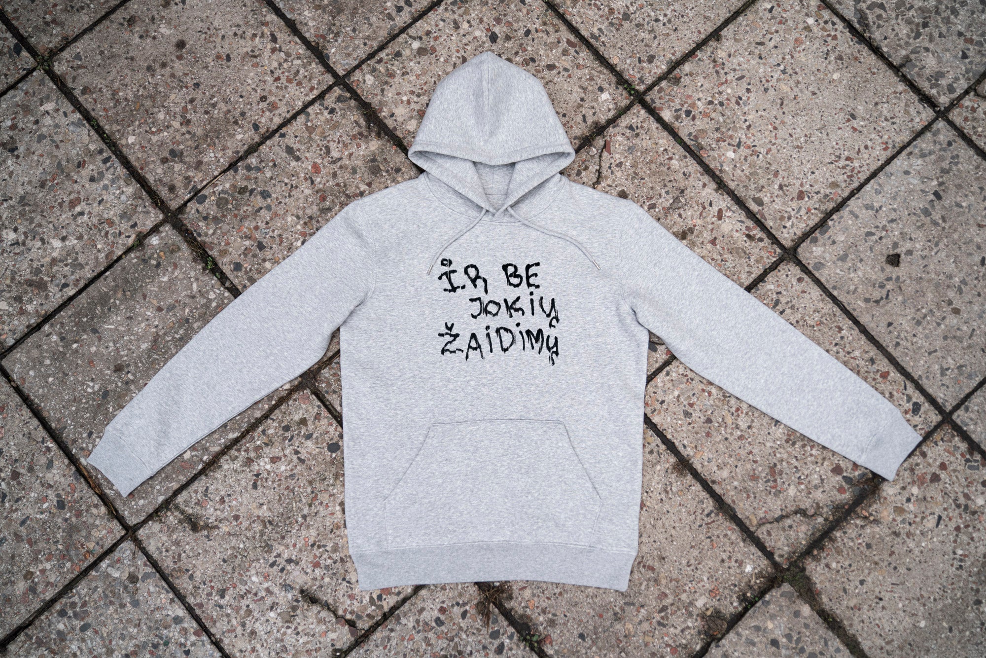 Jokių žaidimų • džempas