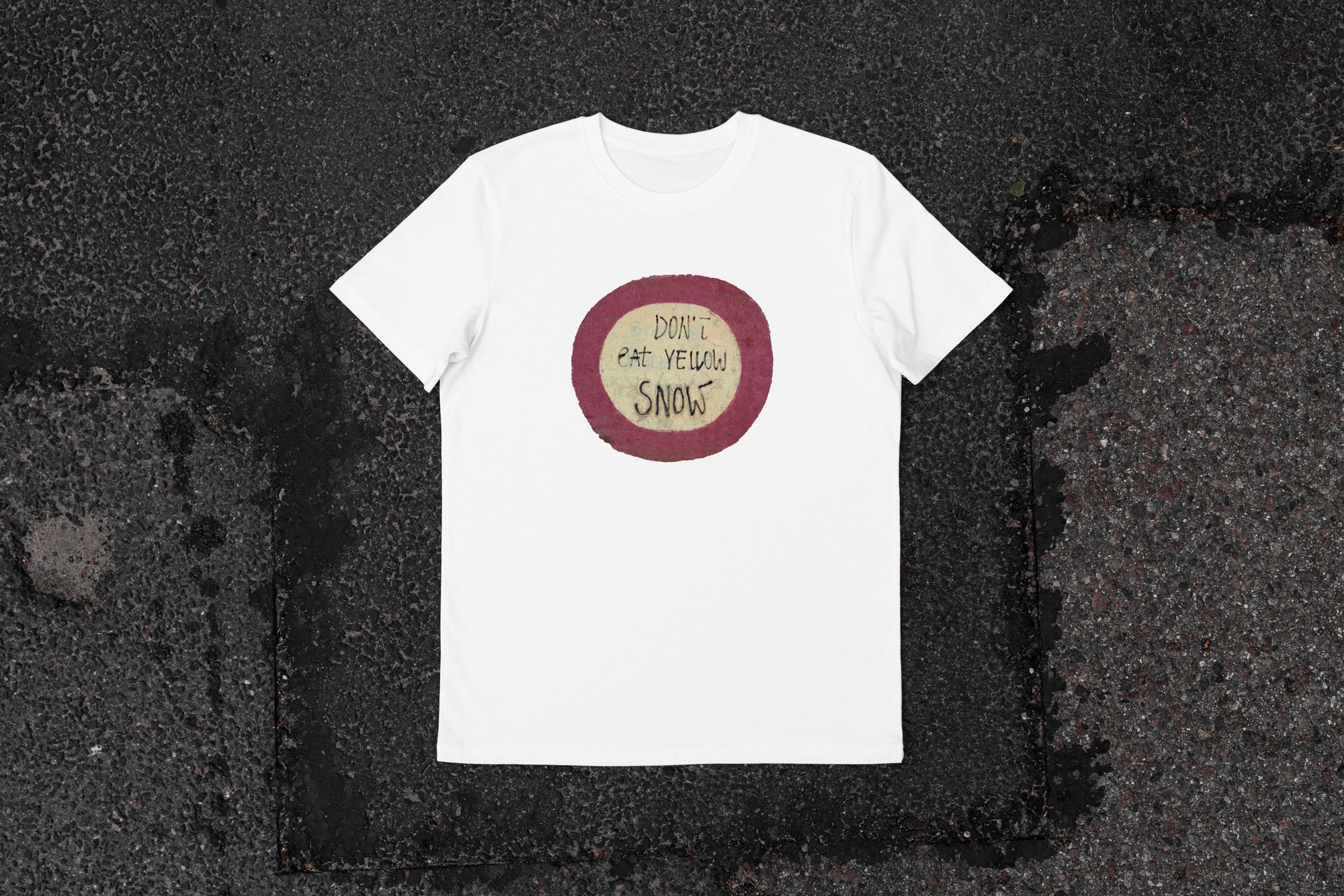 DON'T EAT YELLOW SNOW • marškinėliai