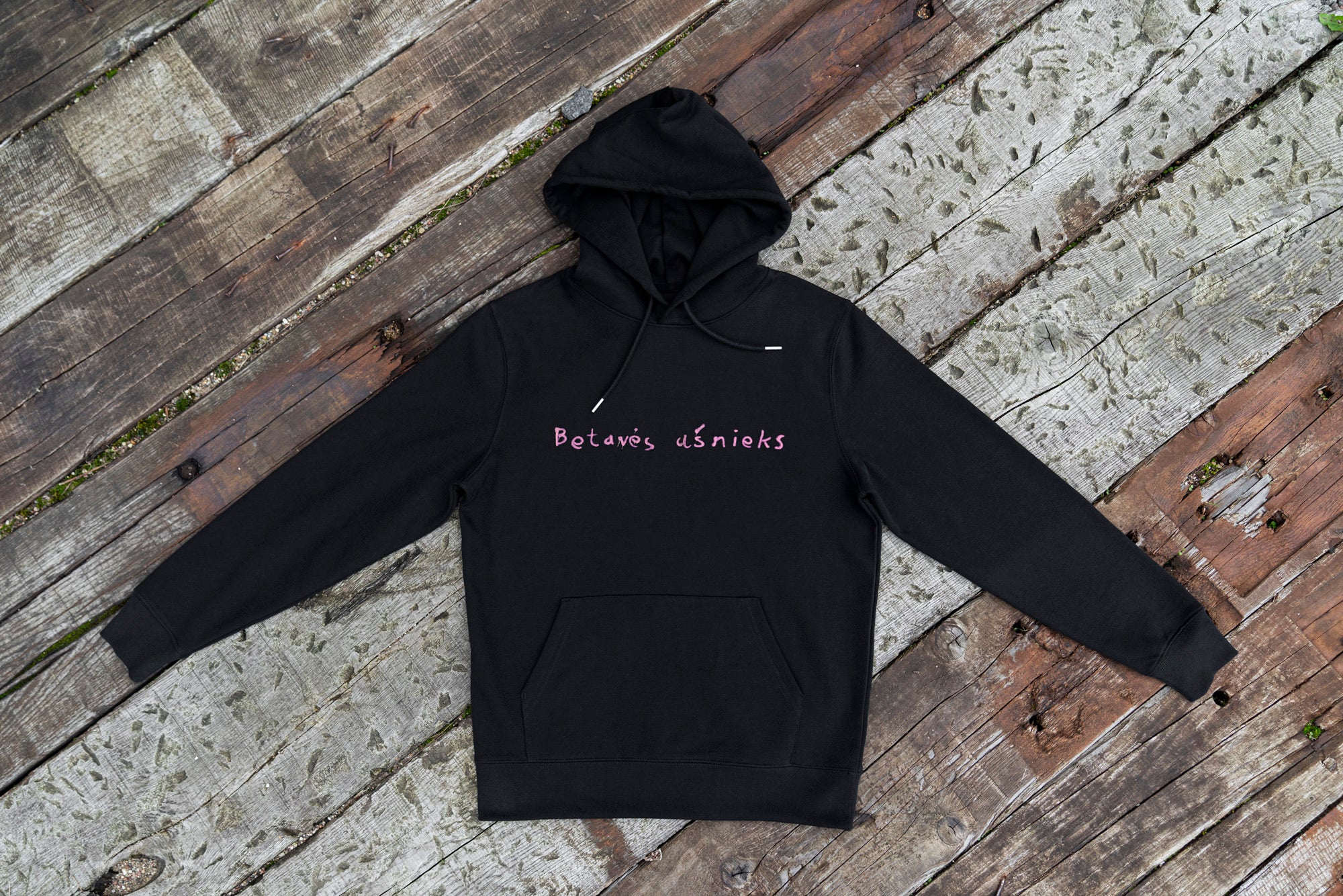 Be tavės • džempas