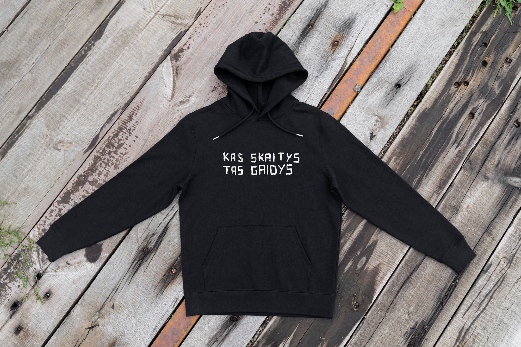 Kas skaitys • džempas